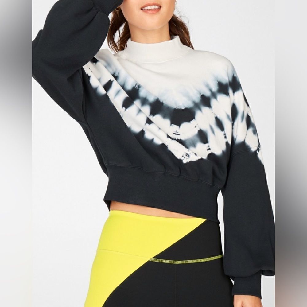 Fabletics  Olivia Mock Neck Pullover Cropped Tie Die Sweatshirt Size Large